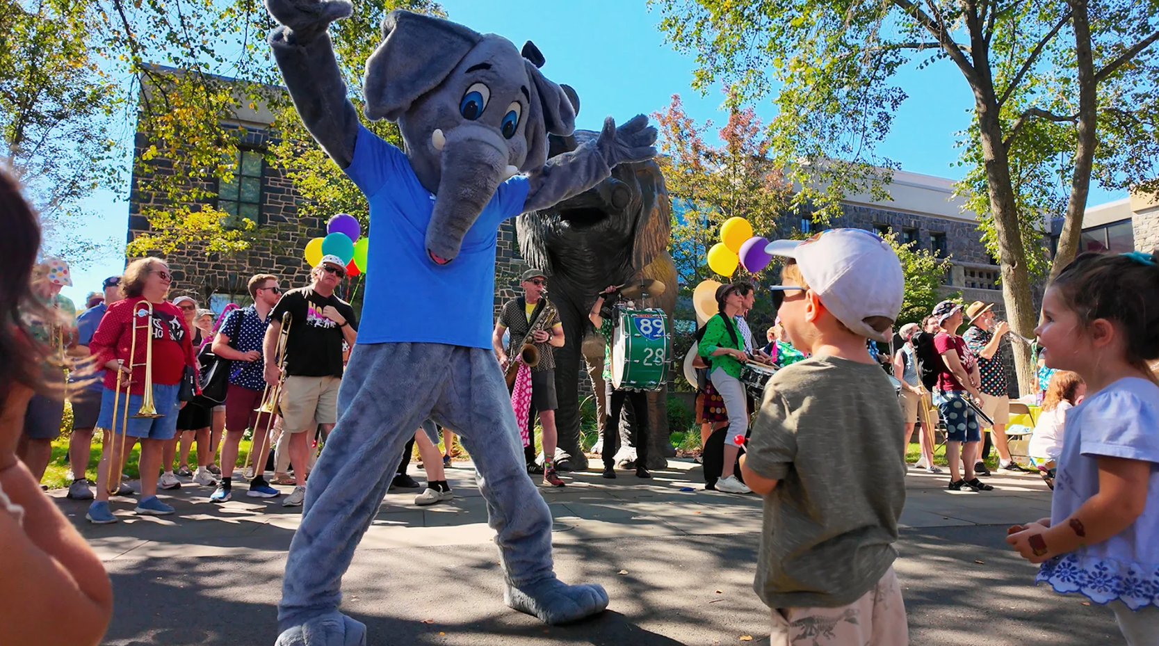 Tufts Community Day Hosts 2,500 Neighbors on the Hill